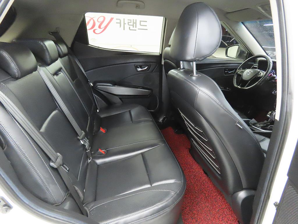 Ssangyong Tivoli - Vista 6