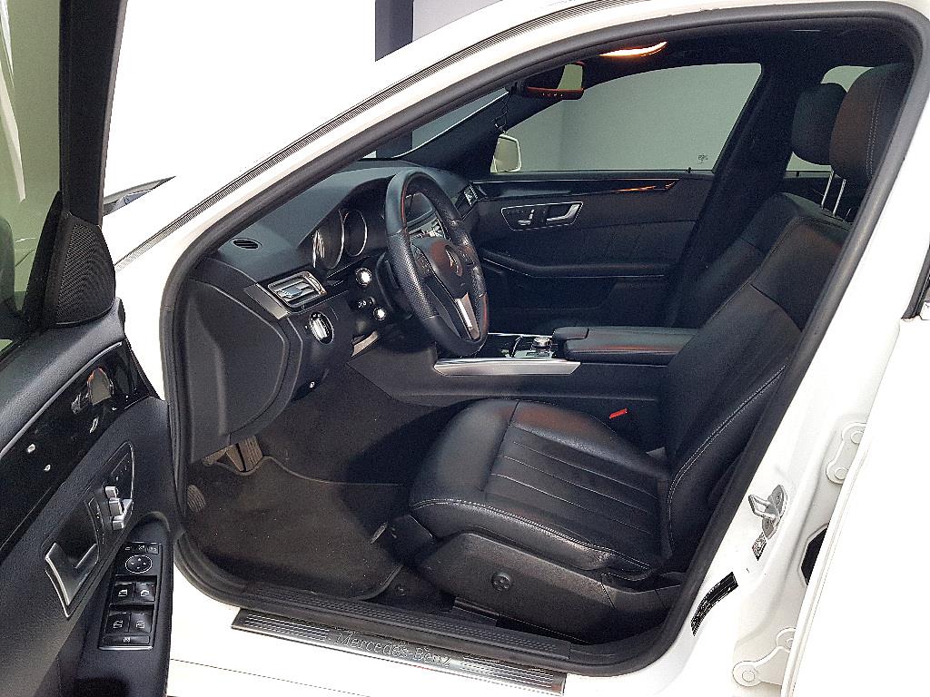 Mercedes Benz E class - Vista 8