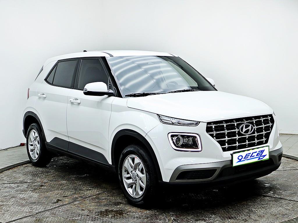 HYUNDAI Venue - Vista 3