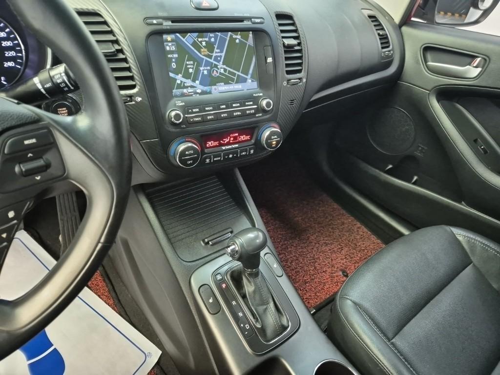 KIA K3 - Vista 10