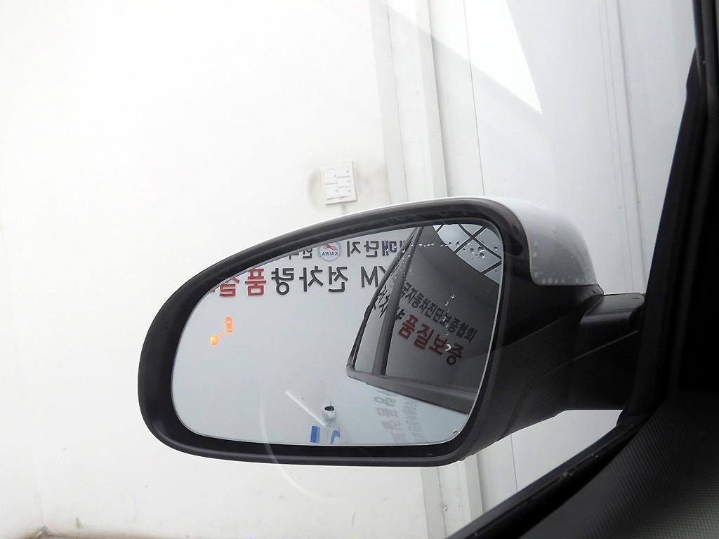 HYUNDAI Kona - Vista 6