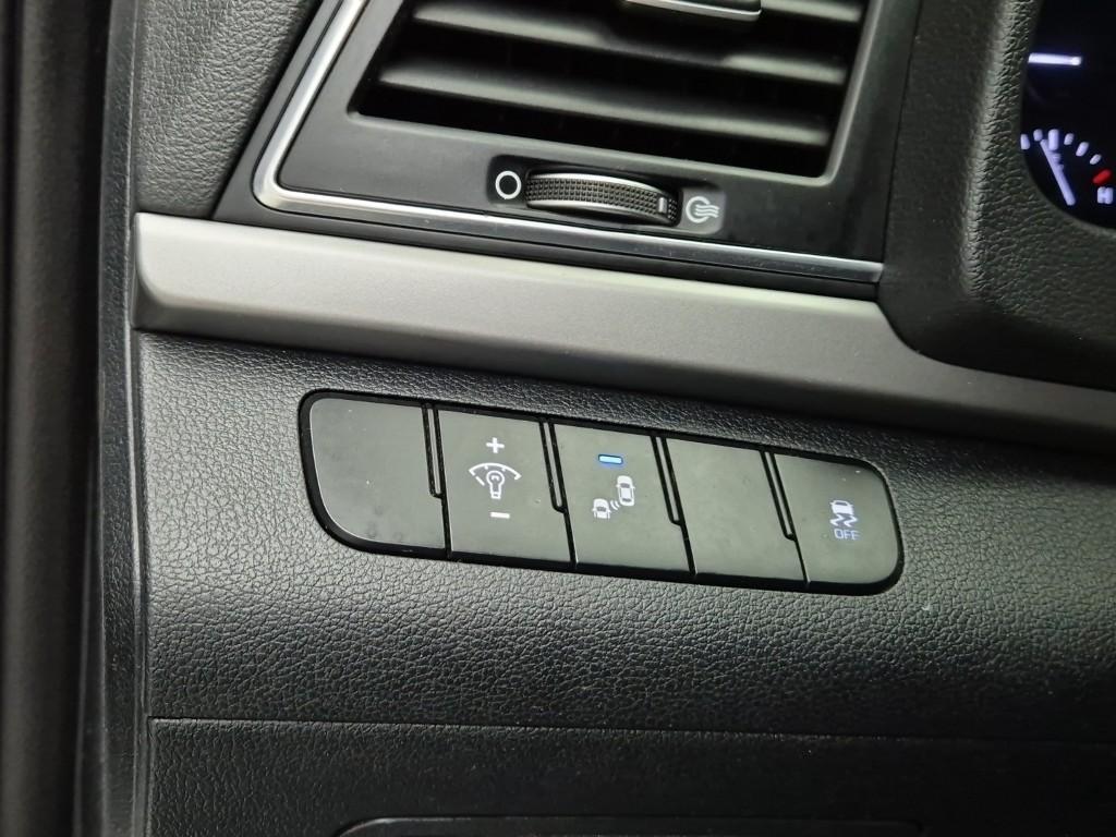 HYUNDAI Avante 2018 Blanco - Importación desde Corea - HF Imports Iquique - Foto 16