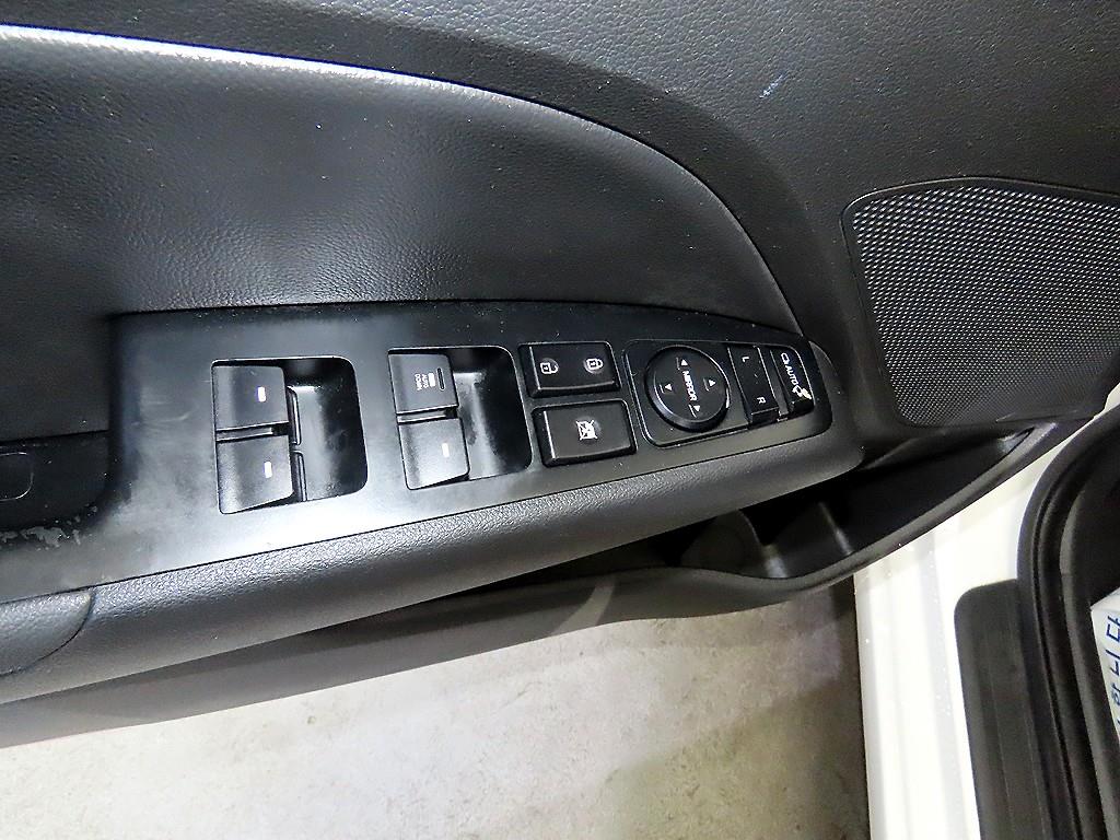 HYUNDAI Avante 2016 Blanco - Importación desde Corea - HF Imports Iquique - Foto 13