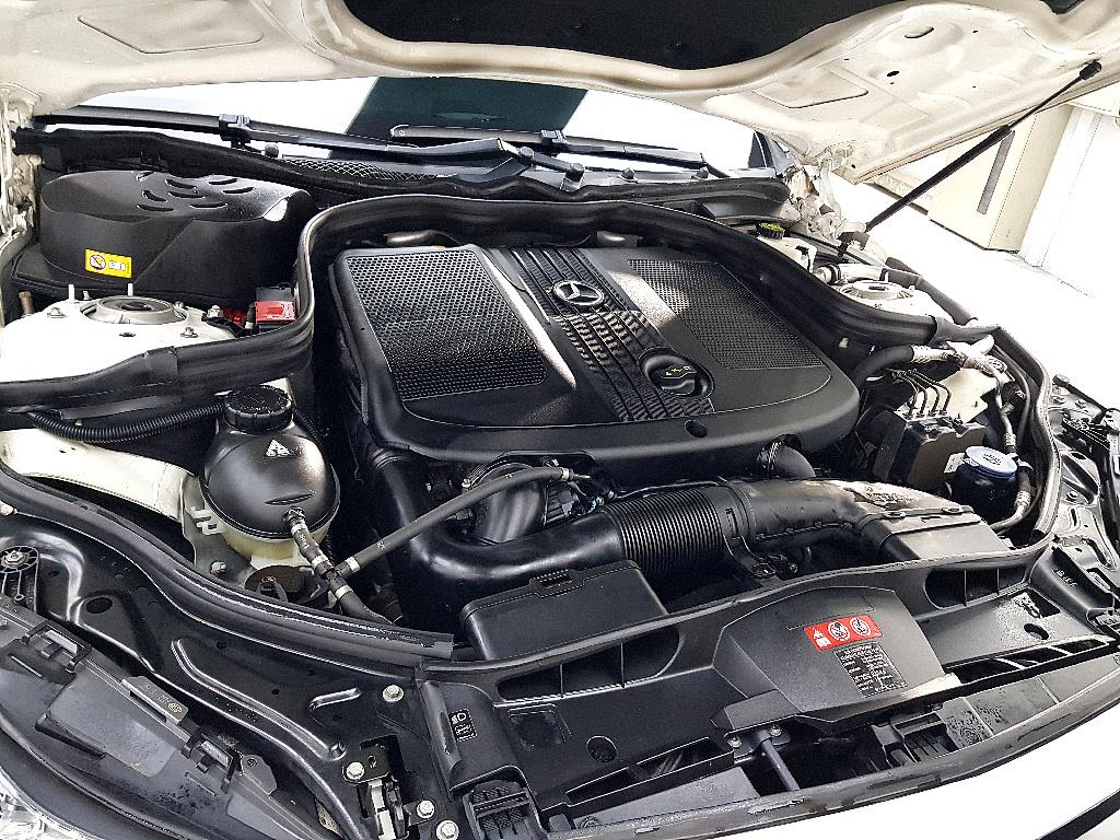 Mercedes Benz E class - Vista 6
