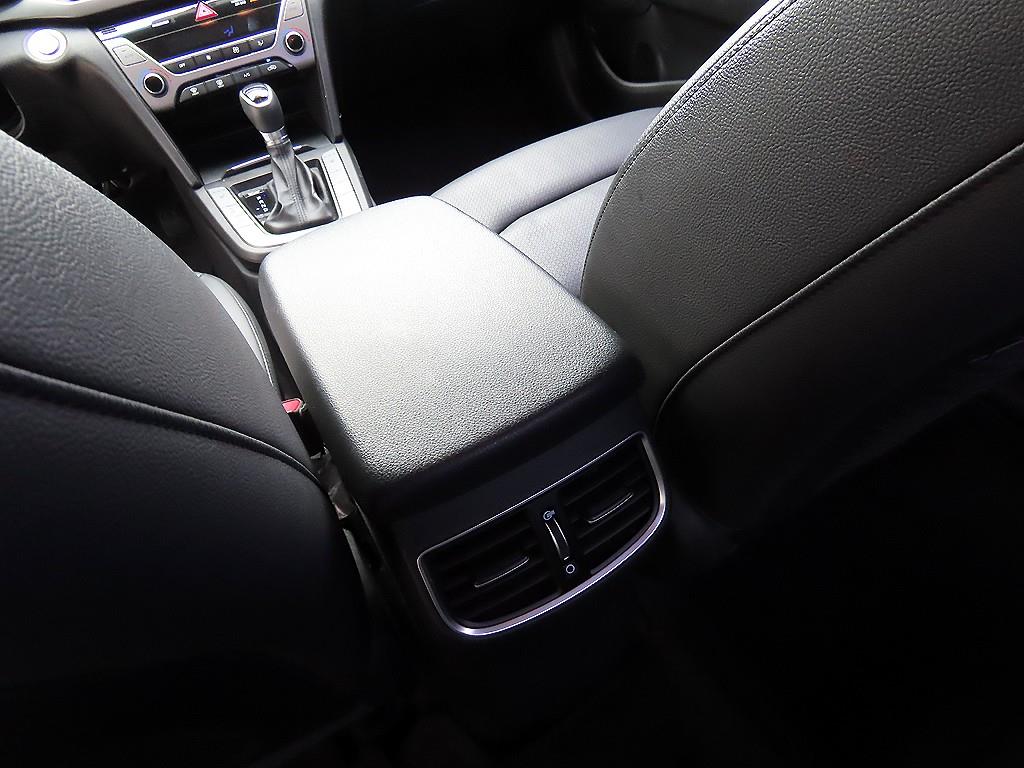 HYUNDAI Avante 2016 Blanco - Importación desde Corea - HF Imports Iquique - Foto 17