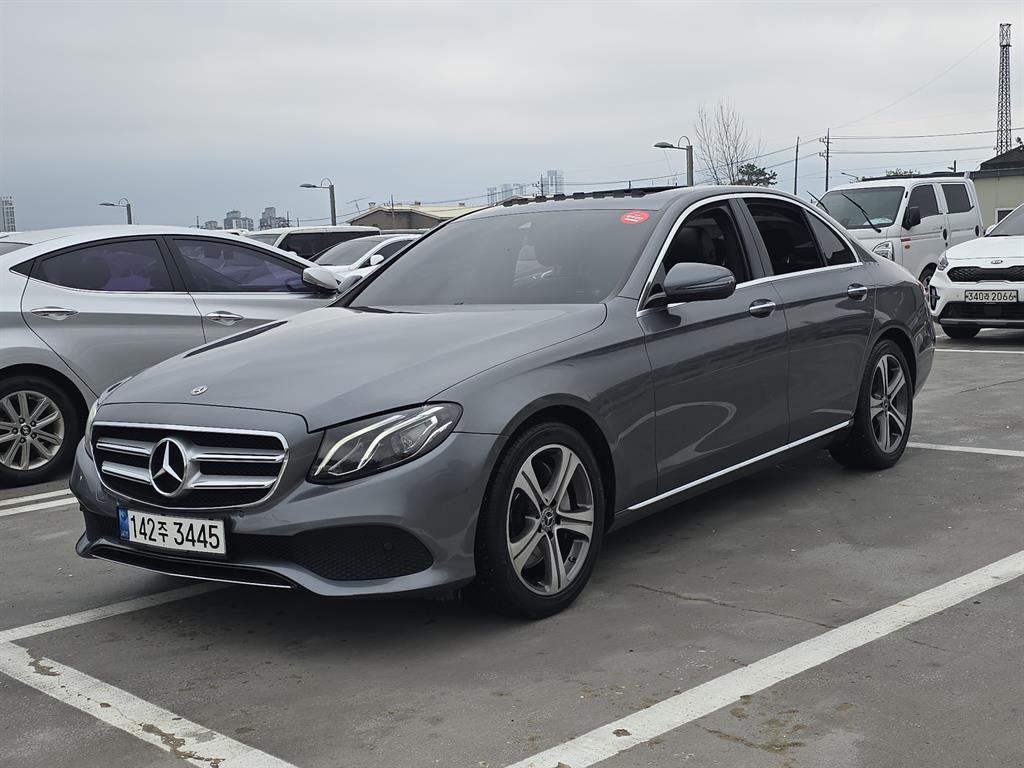 Mercedes Benz E class - Vista 2