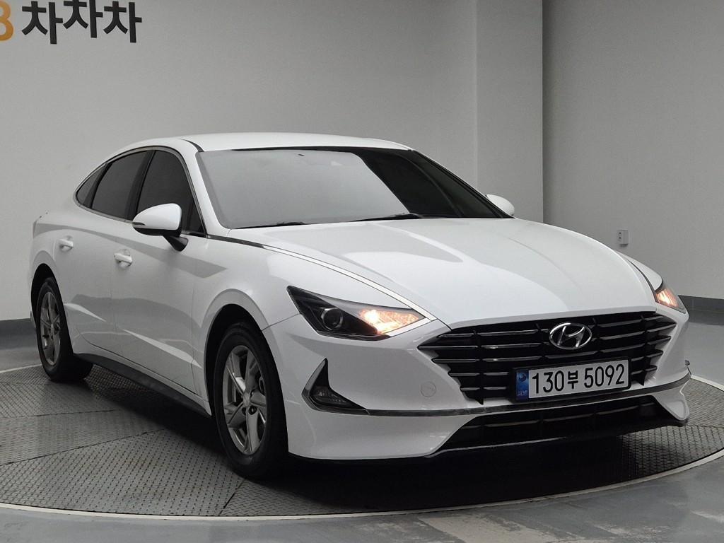 HYUNDAI Sonata - Vista 4