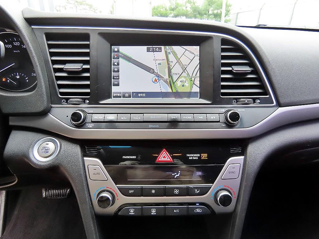 HYUNDAI Avante 2016 Blanco - Importación desde Corea - HF Imports Iquique - Foto 13