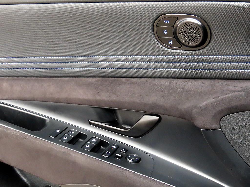 HYUNDAI Avante - Vista 11