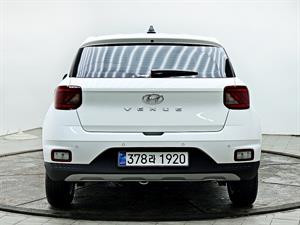 HYUNDAI Venue - Vista 6