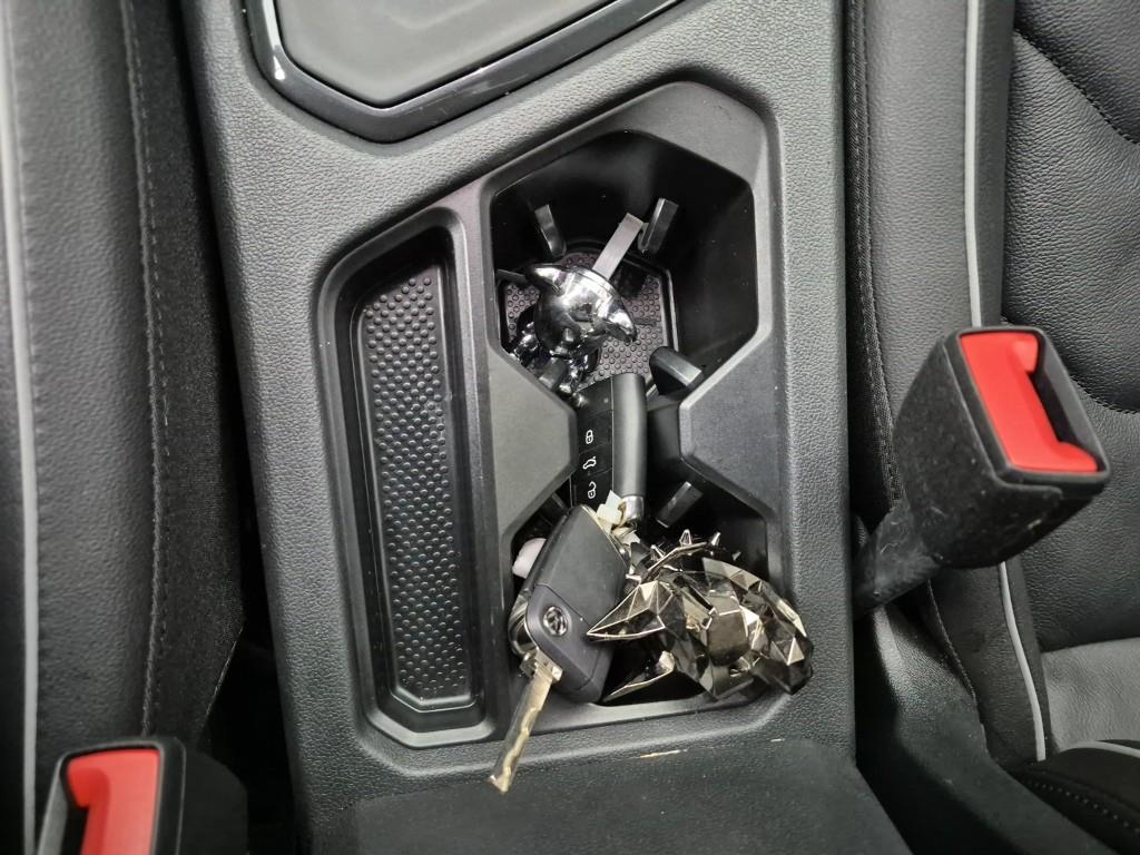 Volkswagen Tiguan 2020 Blanco - Importación desde Corea - HF Imports Iquique - Foto 17