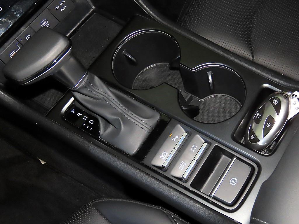 HYUNDAI Sonata - Vista 12