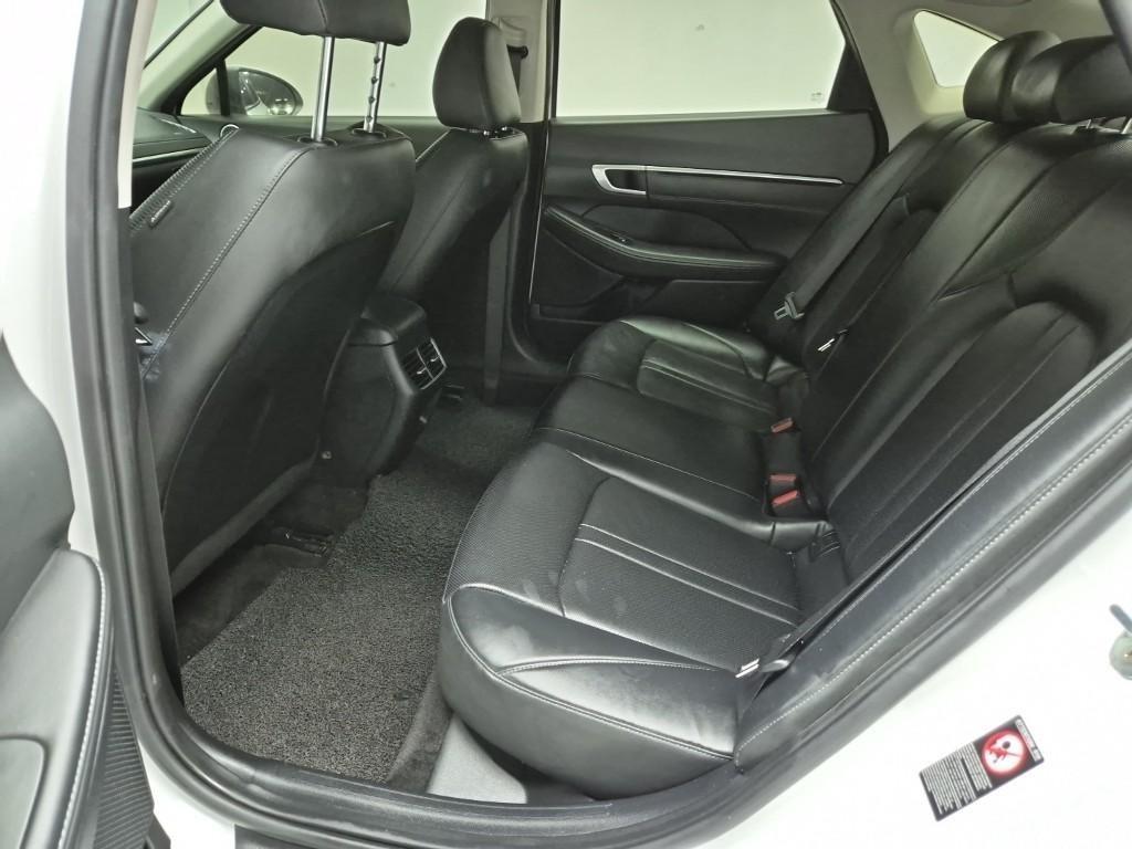 HYUNDAI Sonata - Vista 12