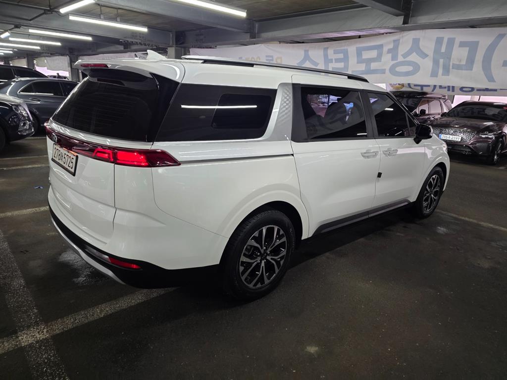 KIA Carnival - Vista 4