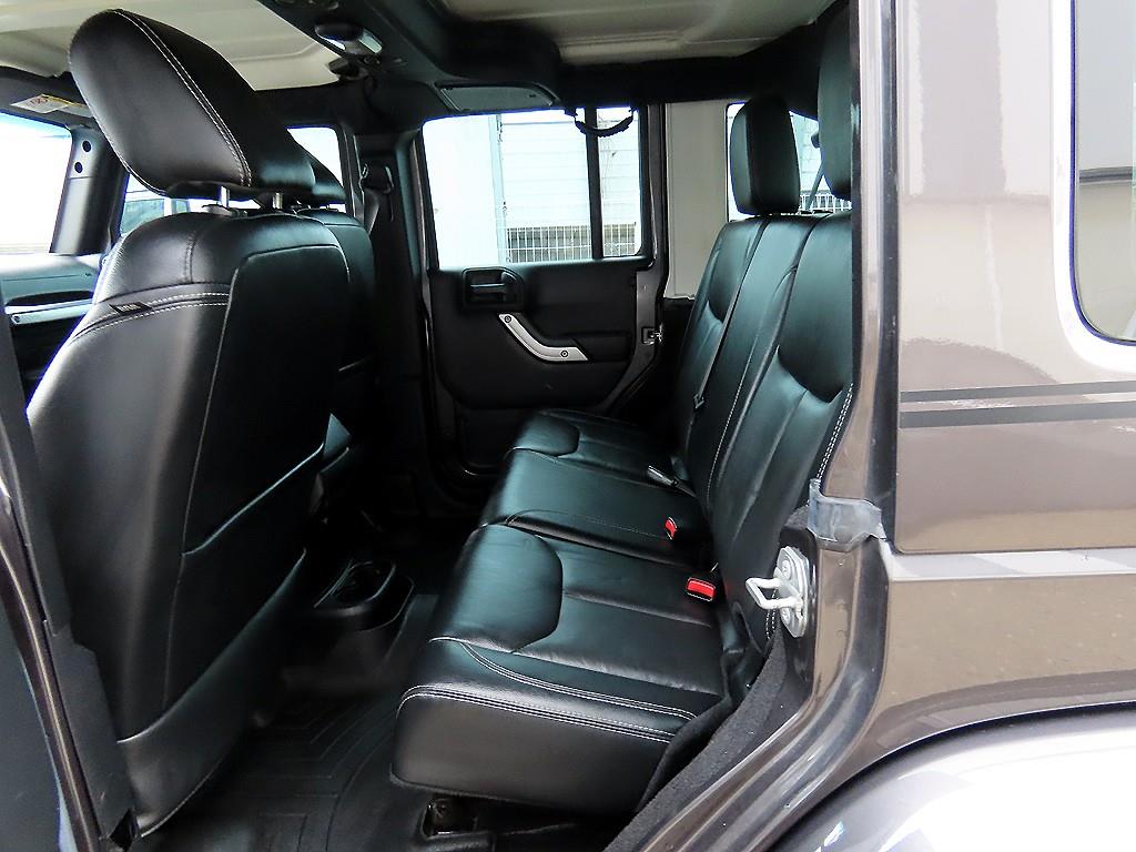 Jeep Wrangler - Vista 6