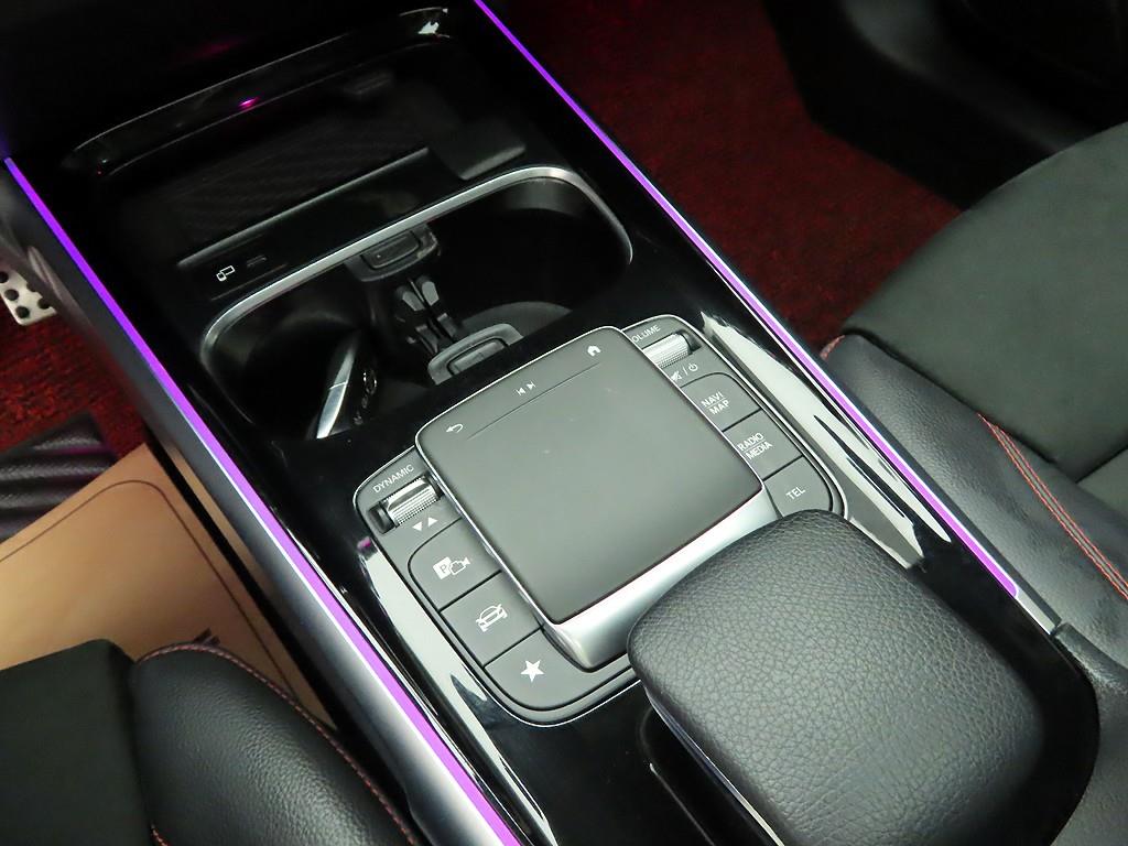 Mercedes Benz GLB Class - Vista 10