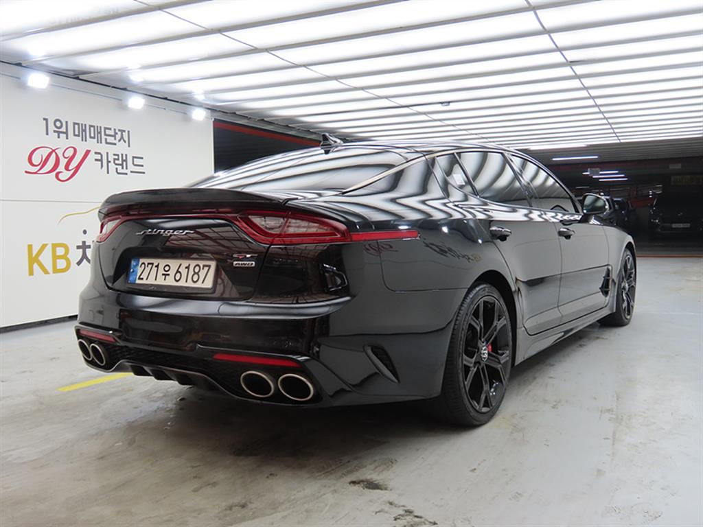 KIA Stinger - Vista 4