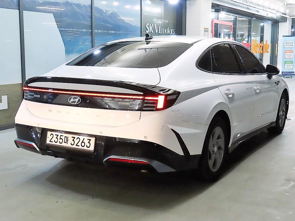 HYUNDAI Sonata - Vista 4