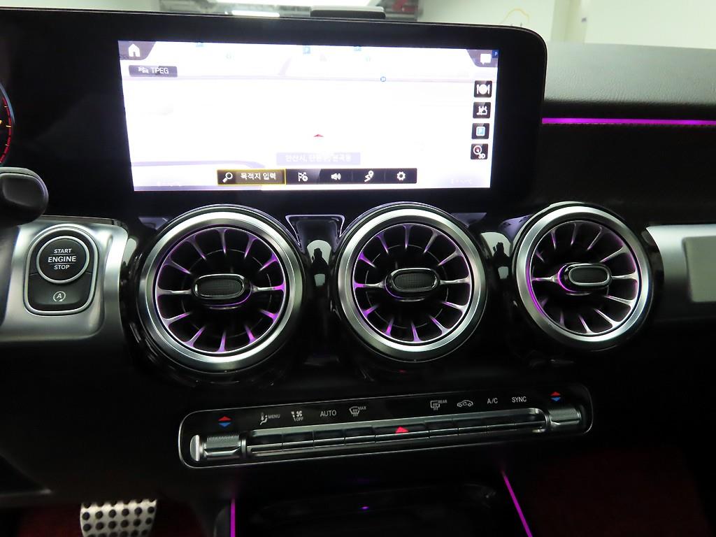 Mercedes Benz GLB Class - Vista 9