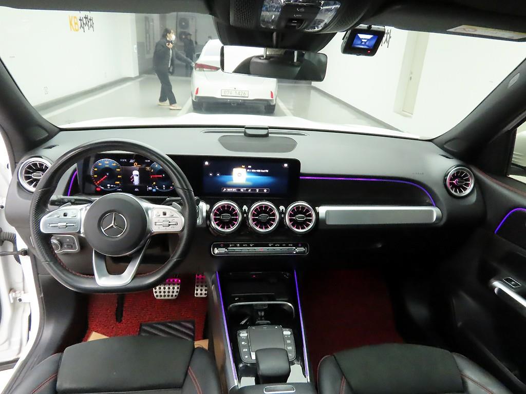 Mercedes Benz GLB Class - Vista 6