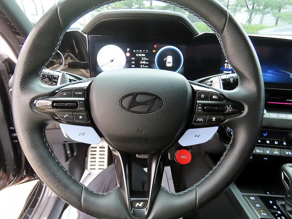 HYUNDAI Avante - Vista 8