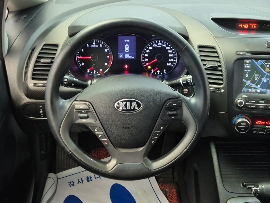 KIA K3 - Vista 9
