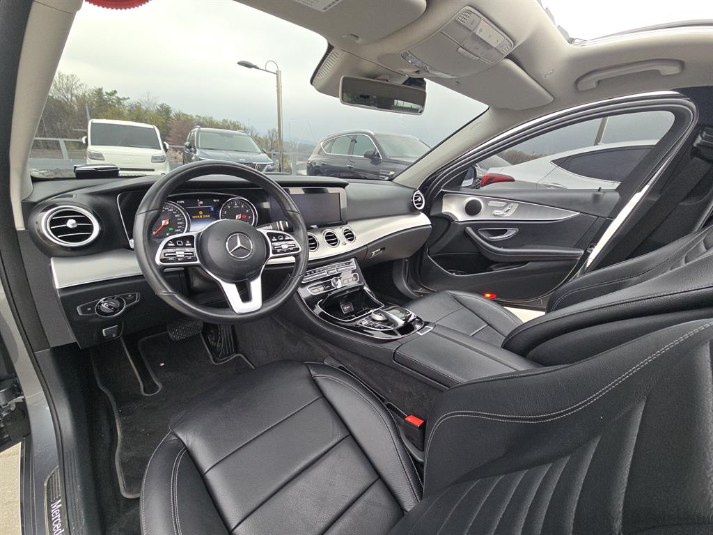 Mercedes Benz E class - Vista 6