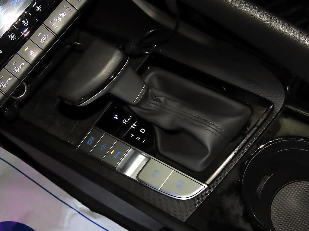 HYUNDAI Avante - Vista 12