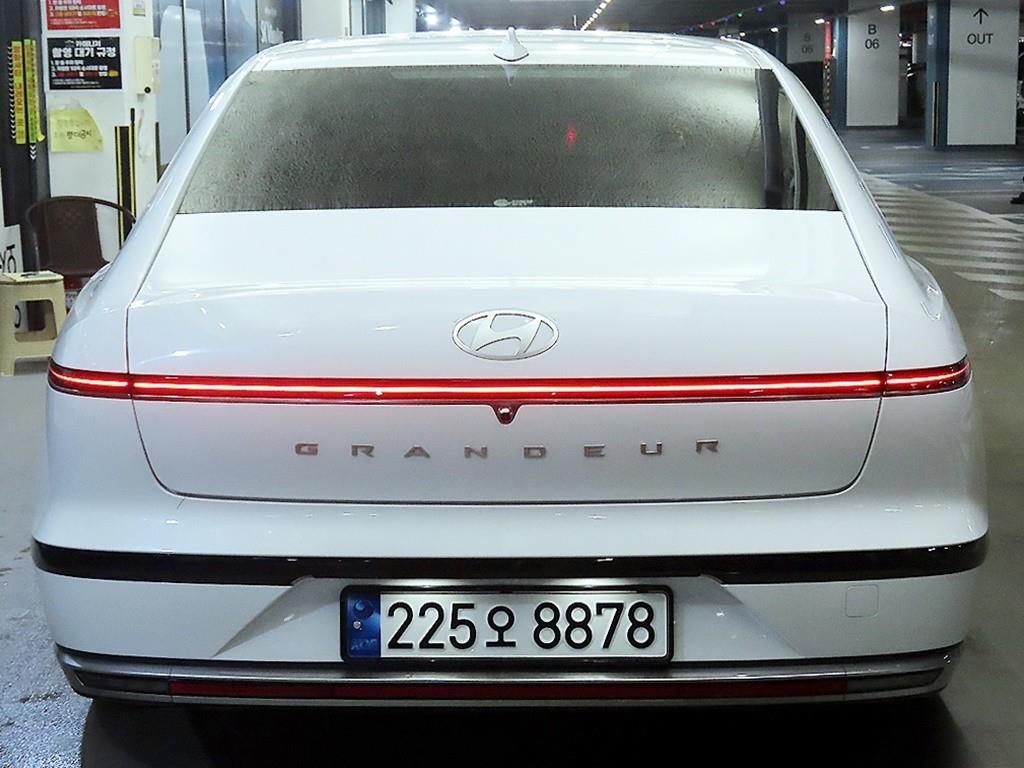 HYUNDAI Grandeur - Vista 5