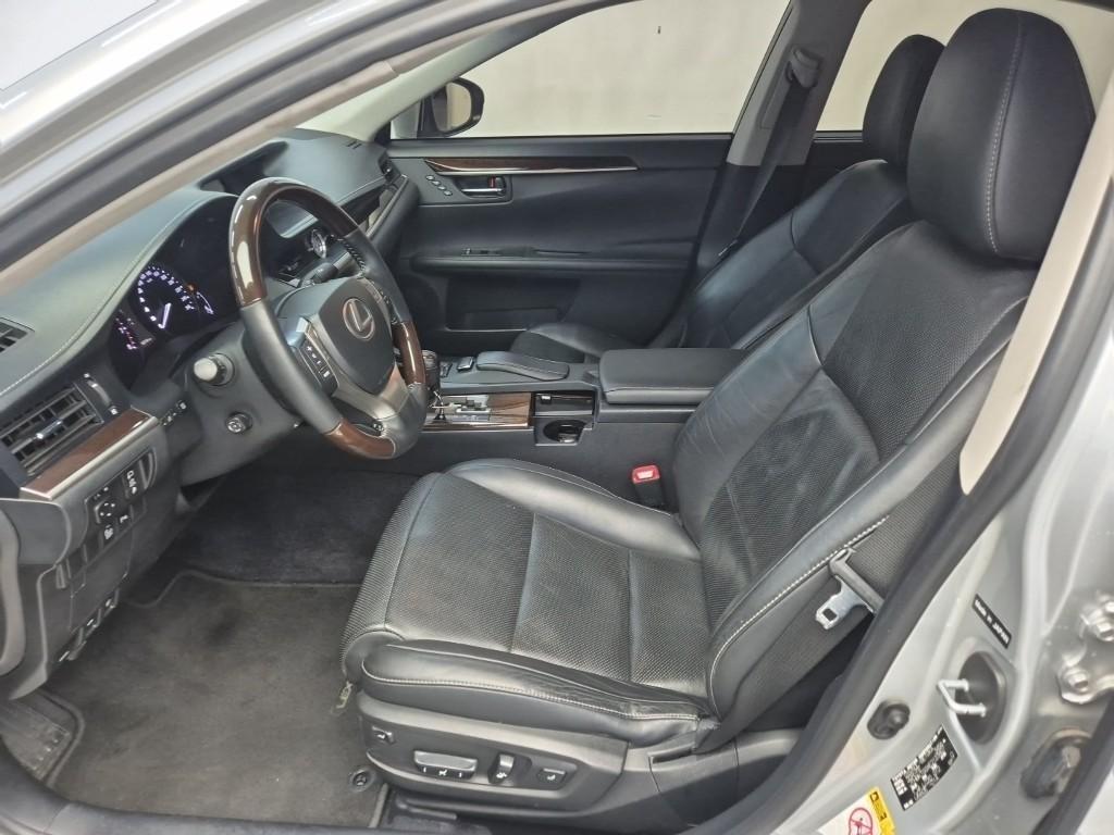 Lexus ES - Vista 10