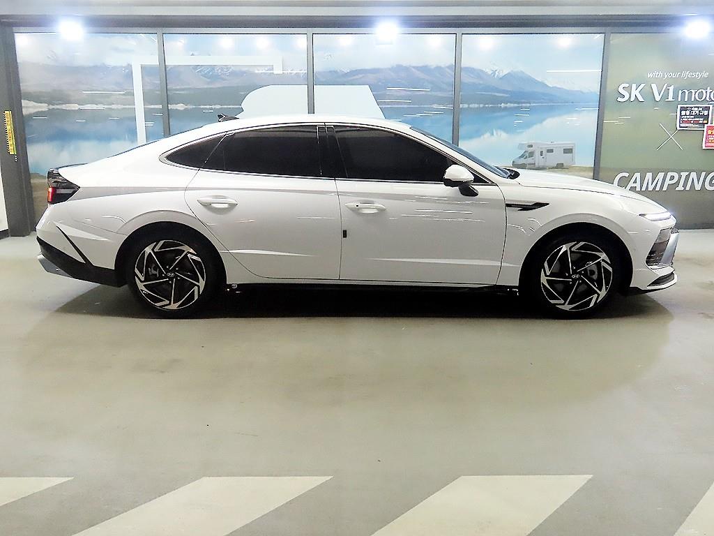 HYUNDAI Sonata - Vista 3