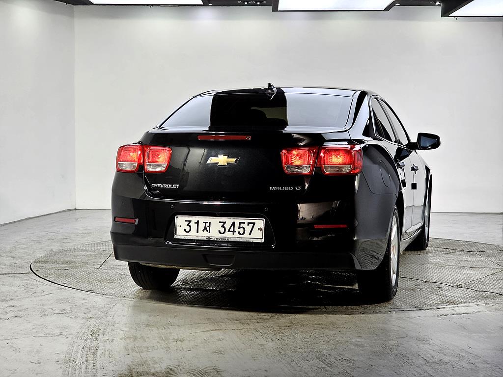 Chevrolet Malibu - Vista 3