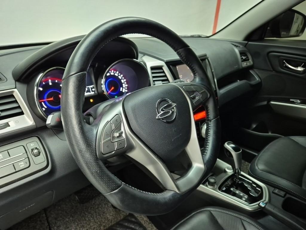 Ssangyong Tivoli - Vista 9