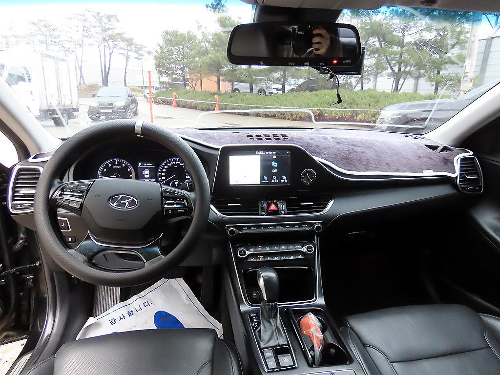 HYUNDAI Grandeur - Vista 7