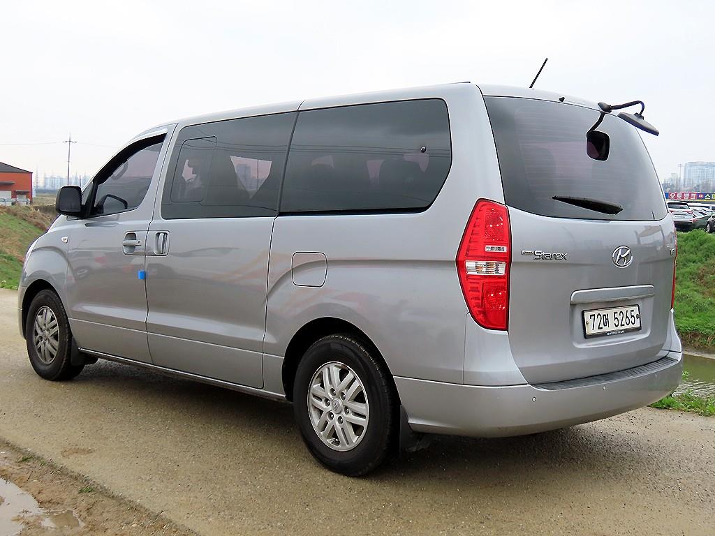 HYUNDAI Starex - Vista 3