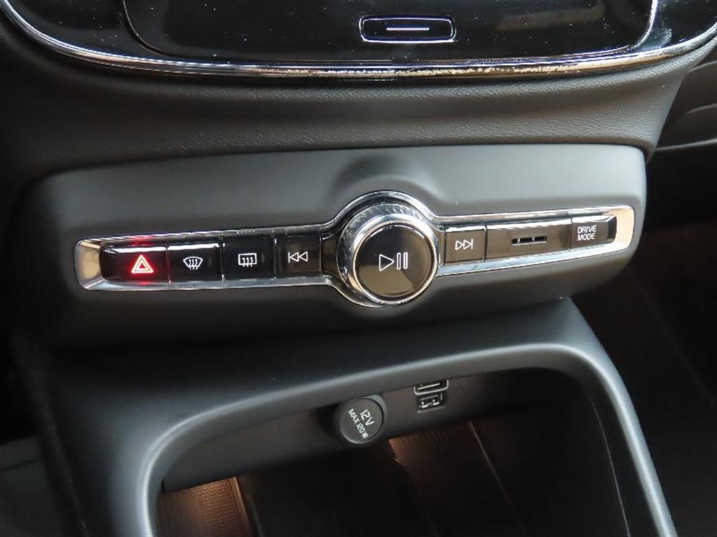 Volvo XC40 2019 Plateado - Importación desde Corea - HF Imports Iquique - Foto 7