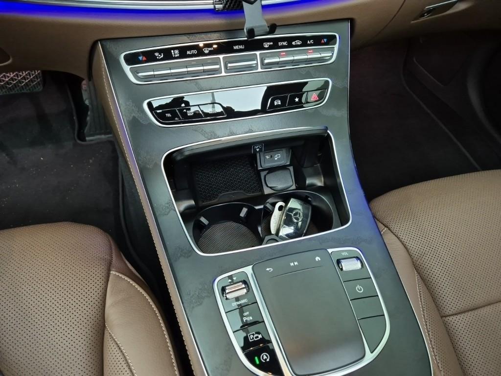 Mercedes Benz E class - Vista 10