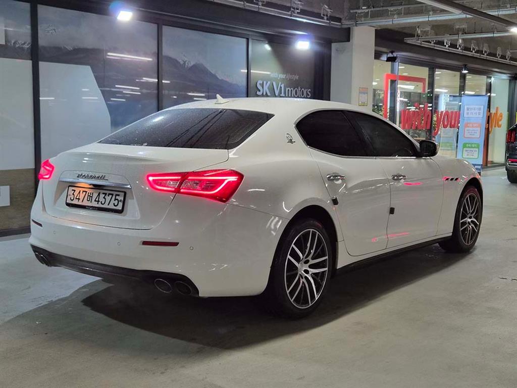 Maserati Ghibli - Vista 4