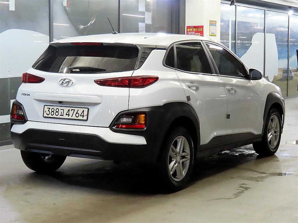 HYUNDAI Kona - Vista 4