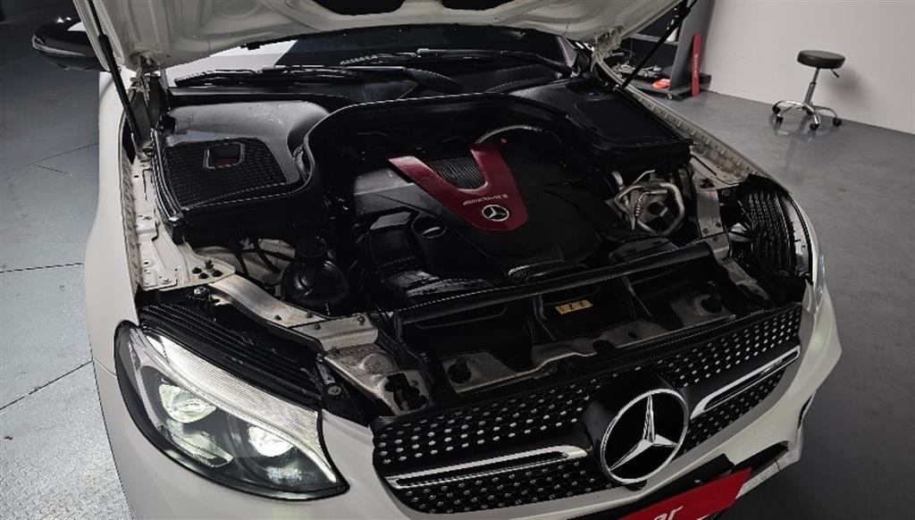Mercedes Benz GLC Class - Vista 6