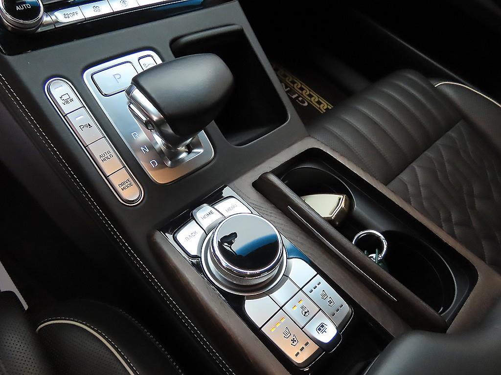 Genesis G90 - Vista 11