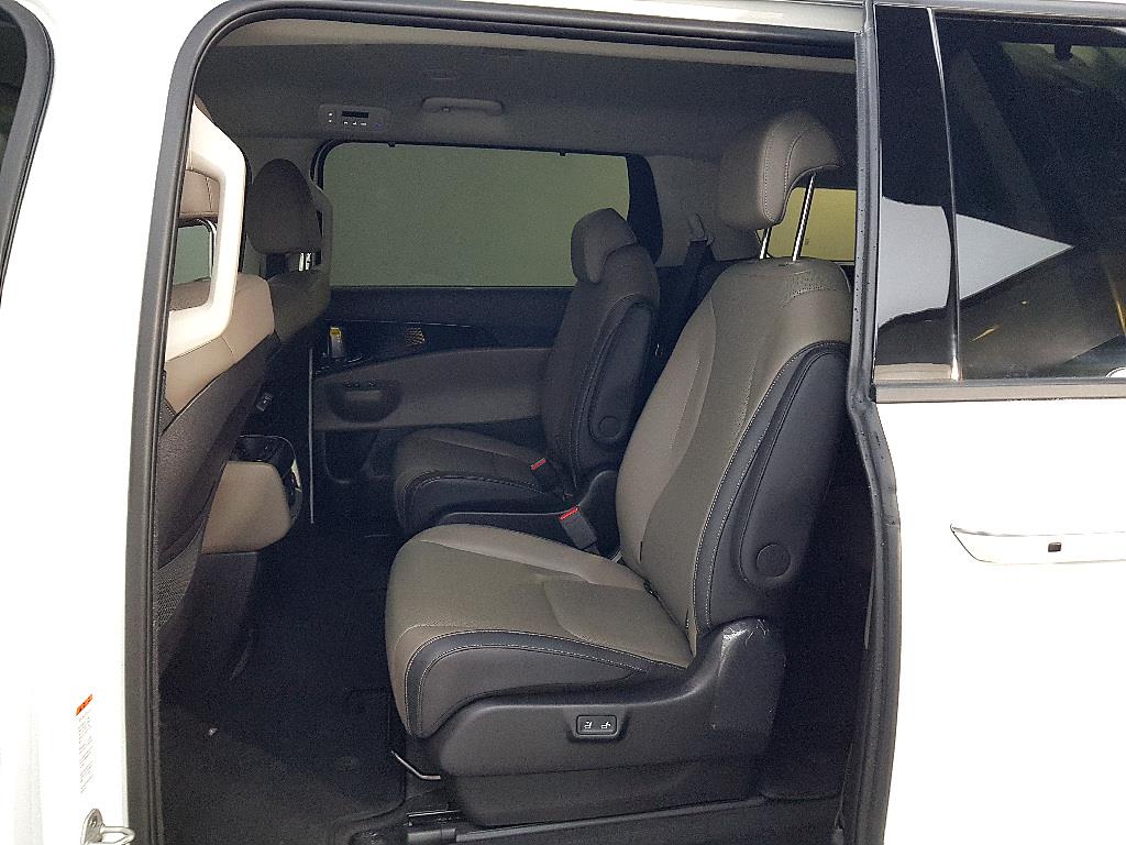 KIA Carnival - Vista 9