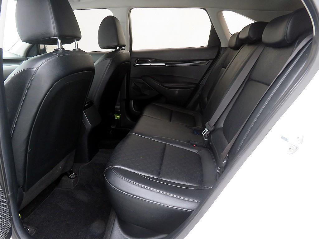 KIA Seltos - Vista 8