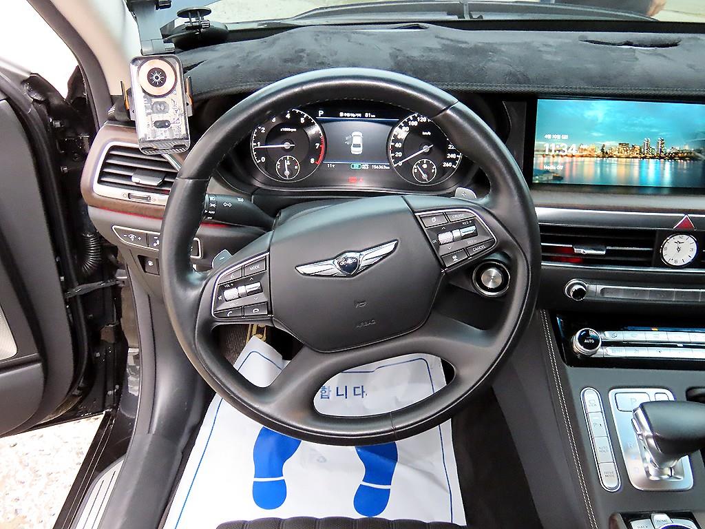 Genesis G90 - Vista 8