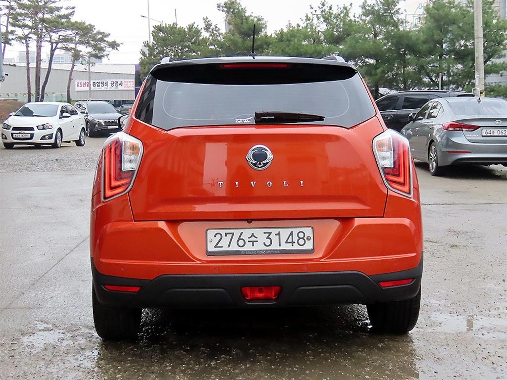 Ssangyong Tivoli - Vista 4