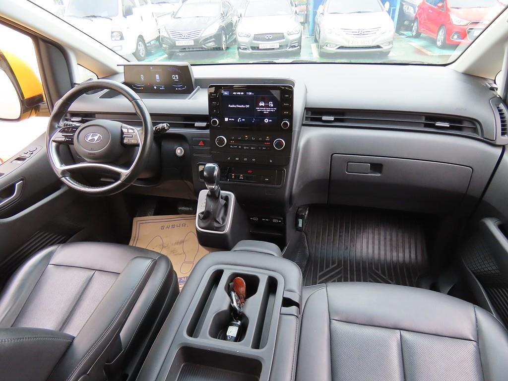 HYUNDAI Staria - Vista 5