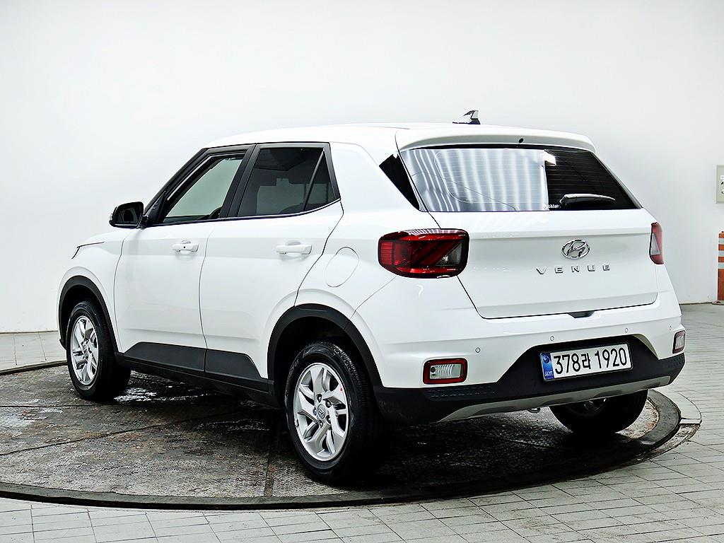 HYUNDAI Venue - Vista 7