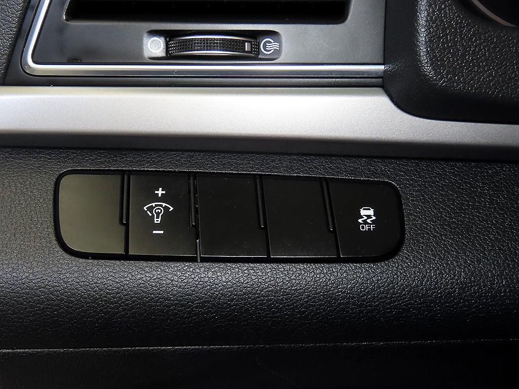 HYUNDAI Avante 2016 Blanco - Importación desde Corea - HF Imports Iquique - Foto 14