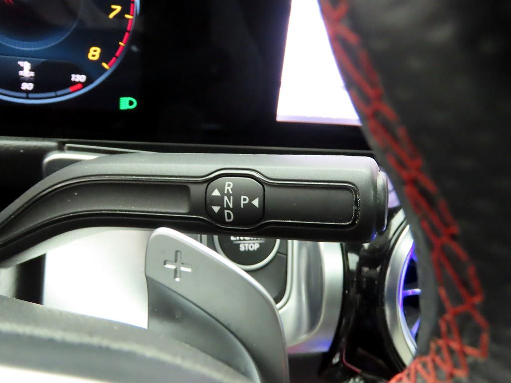 Mercedes Benz GLB Class - Vista 11