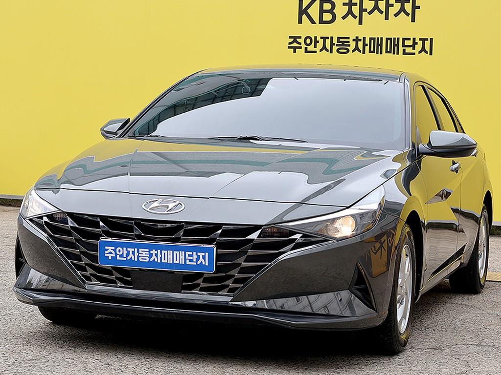 HYUNDAI Avante - Vista 3